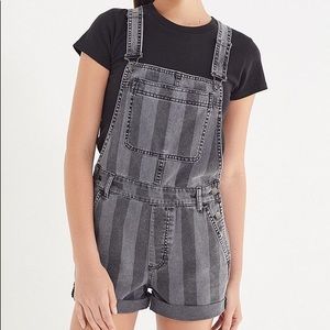 Urban outfitters BDG overall shorts